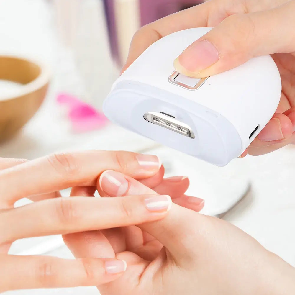 Elektrische LED Nagelknipper