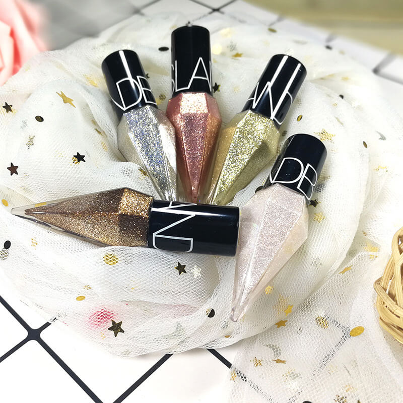 Glinsterende vloeibare eyeliner met diamant