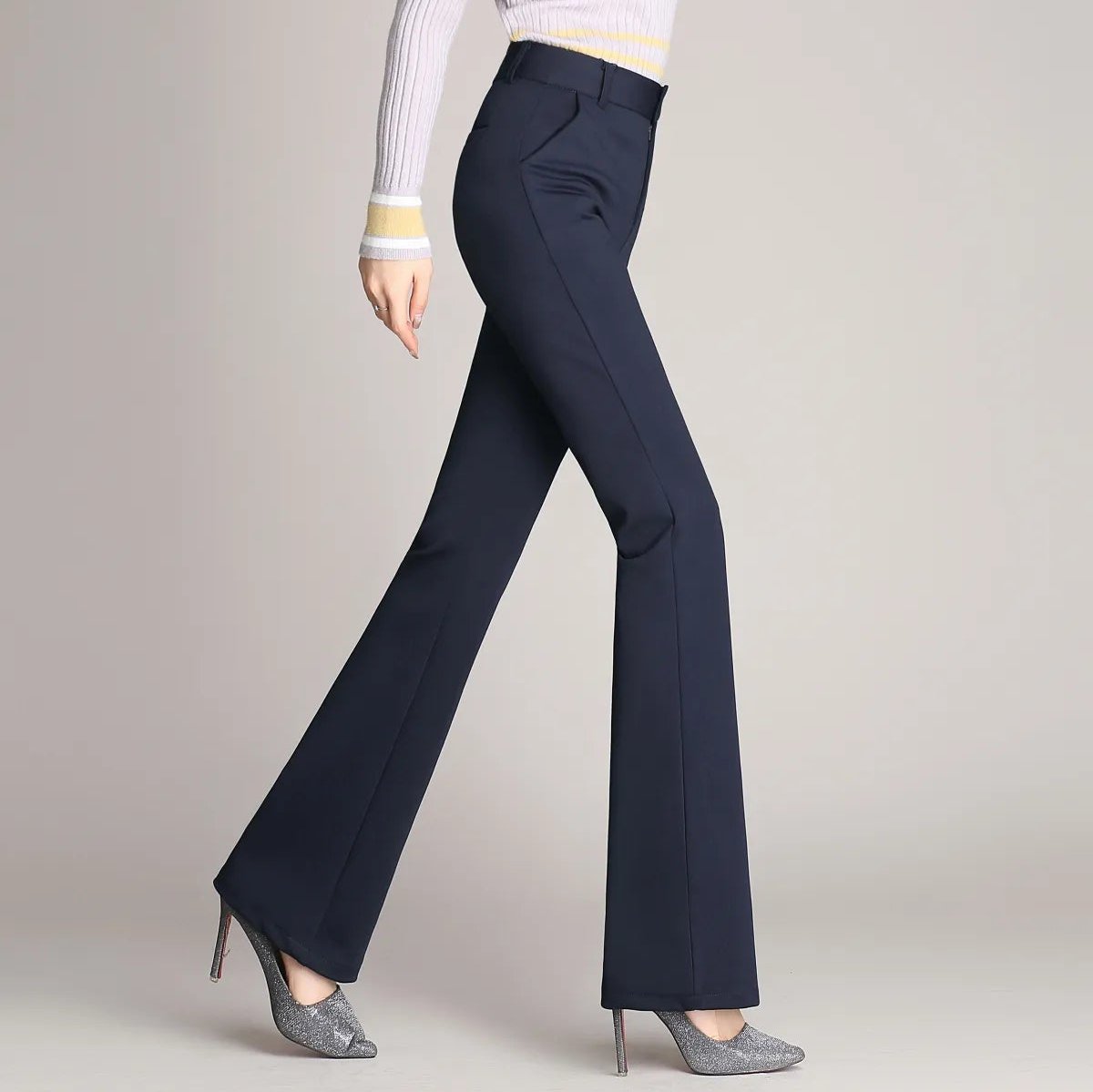 Slanke Uitlopende High Waist Broek - Laat je figuur stralen