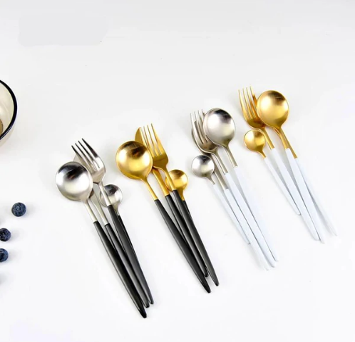 24-delige Luxe Bestekset Goud en Zilver voor Elegante Tafels 8