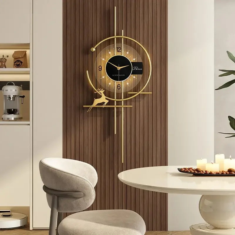 Artistieke Wandklok met Gouden Accenten 1