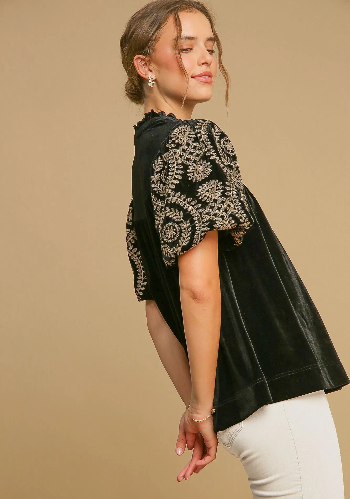 Dames Blouse met Borduurwerk en Fluweel 1