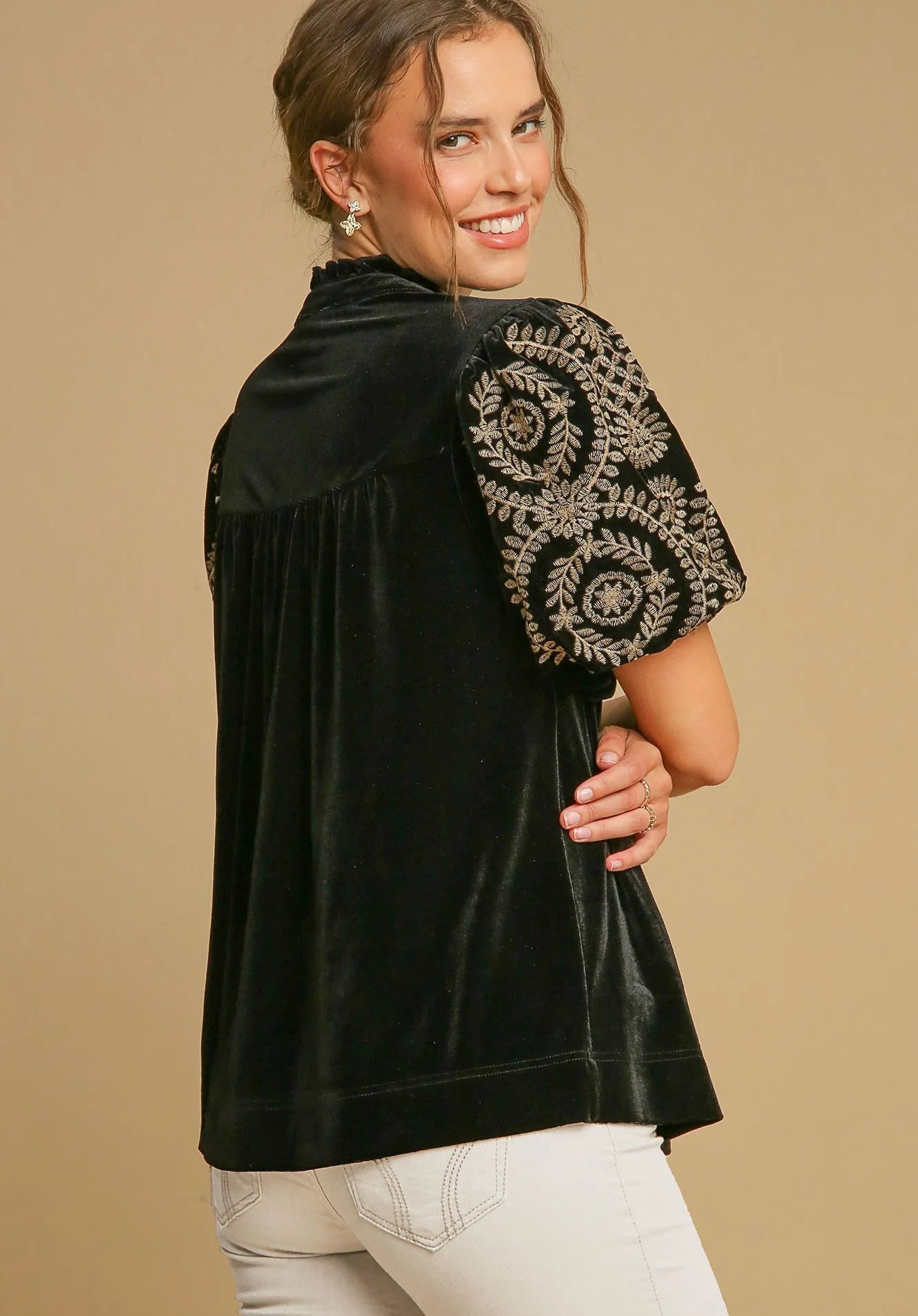 Dames Blouse met Borduurwerk en Fluweel 2