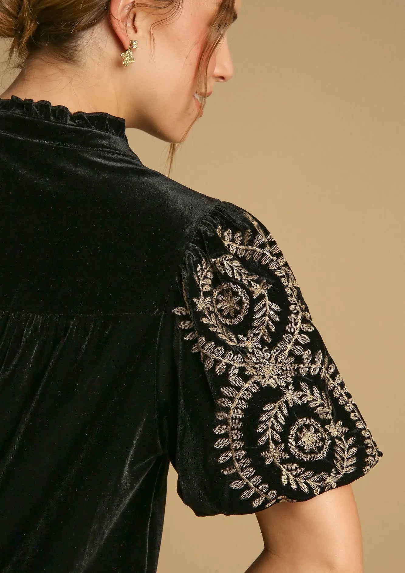 Dames Blouse met Borduurwerk en Fluweel 3