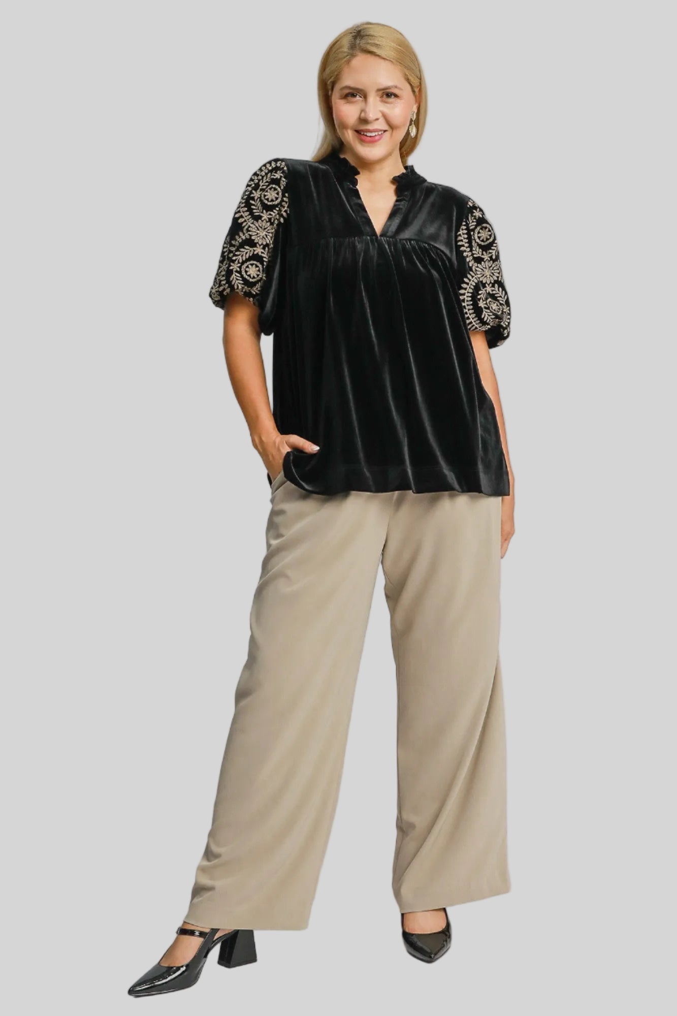 Dames Blouse met Borduurwerk en Fluweel 4