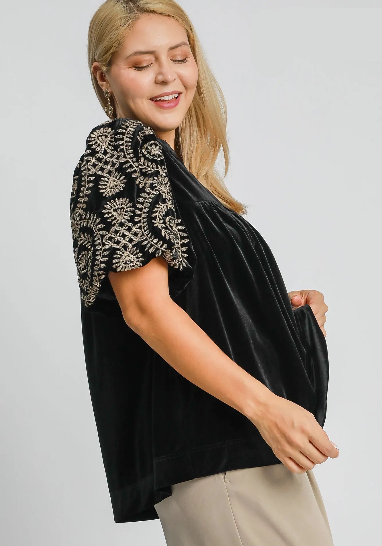 Dames Blouse met Borduurwerk en Fluweel 6