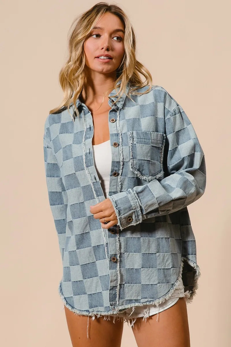 Dames Oversized Denim Blouse met Gerafelde Randen en Ruitpatroon 7