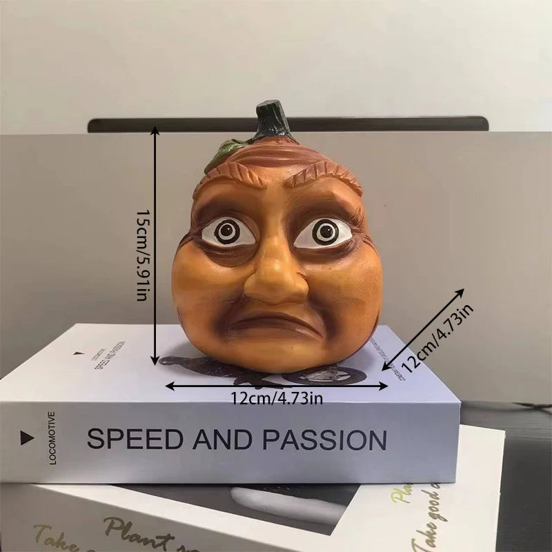 Decoratieve Pompoenfiguur met Humoristisch Ontwerp 16