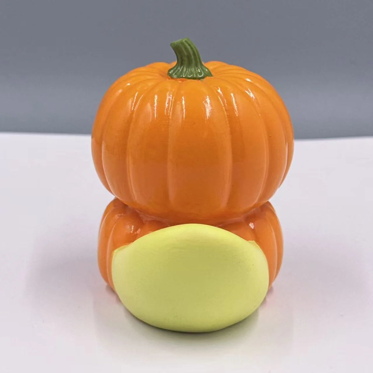 Decoratieve Rubber Eend Met Bessenpotje Unisex Speels Design 3