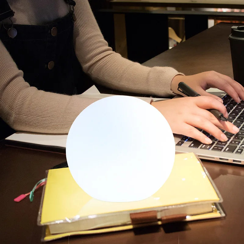 Dynamische LED Tafellamp AuraBall met Kleurverandering 5