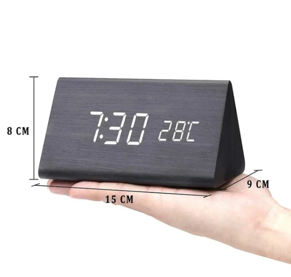 Houten Wandklok met LED Display en Minimalistisch Ontwerp 7