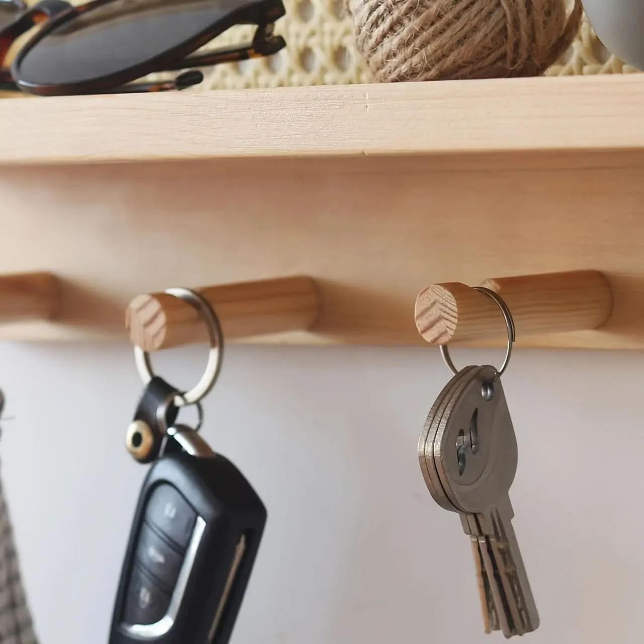 Houten Wandplank met 4 Haken voor Decoratie en Organisatie 2