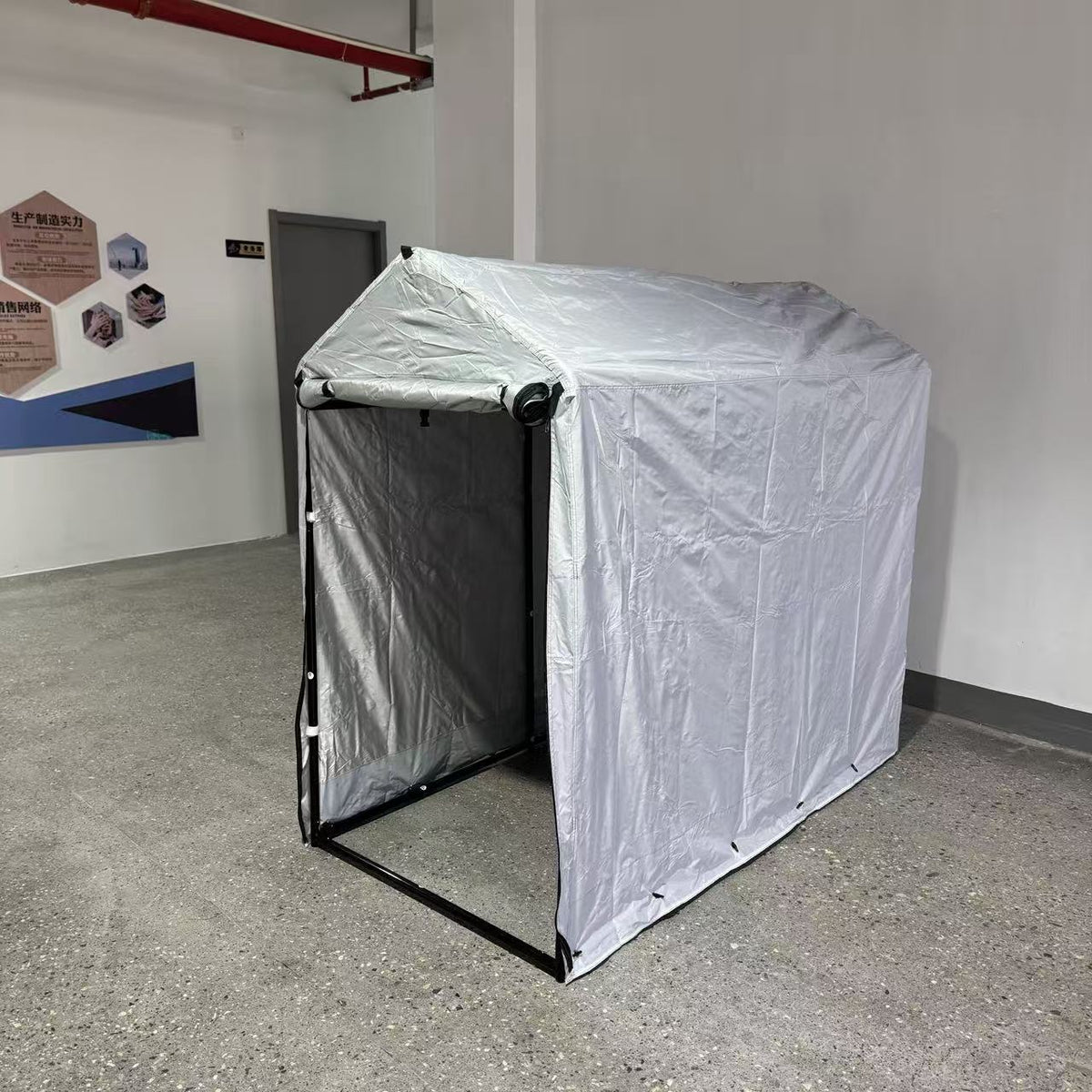 Mobiele Kleedkamer Voor Buitenactiviteiten Ruim en Praktisch 2