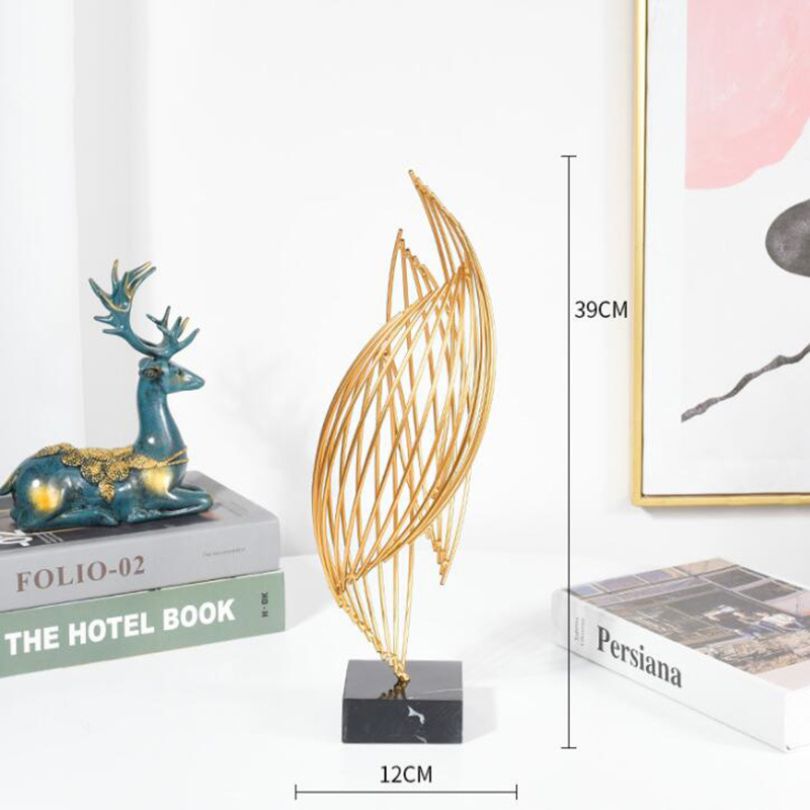 Moderne Abstracte Gouden Sculptuur Ornament 5