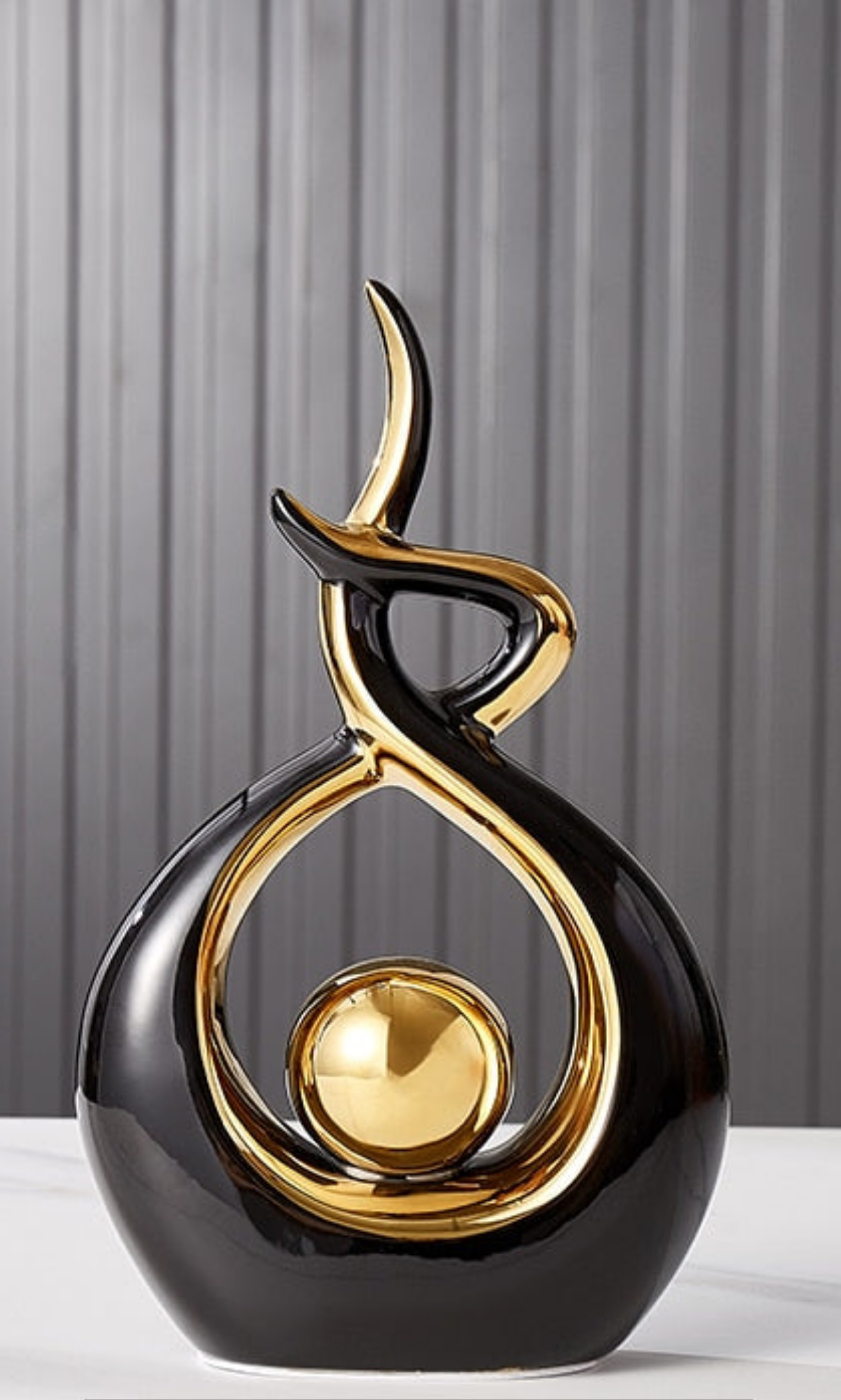 Moderne Abstracte Keramische Sculptuur met Gouden Accenten 12