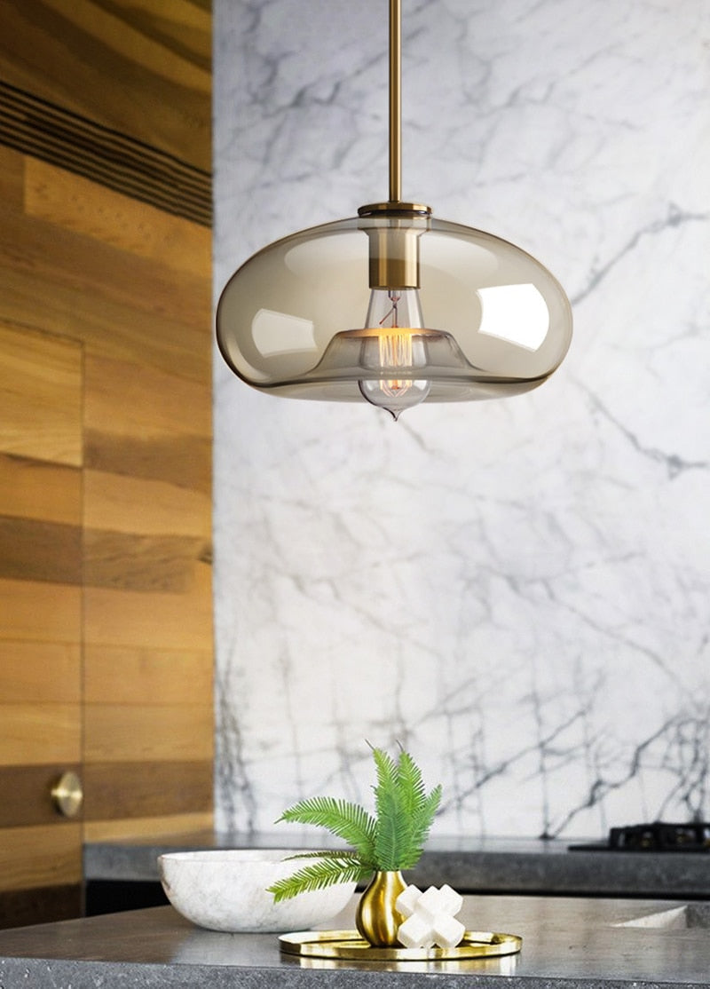 Moderne Hanglamp Eettafel met Glazen Kap en Koperen Voet voor Woonkamer en Eetkamer 5