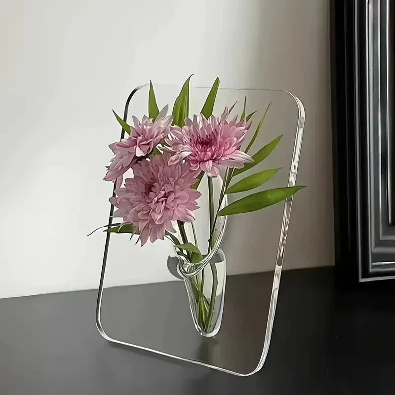 Moderne Ingebouwde Vaas voor Bloemen Met Strak Ontwerp 0
