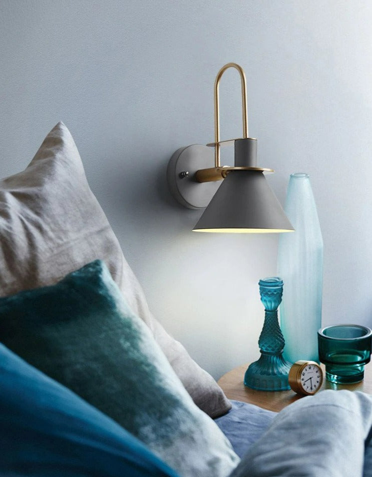 Moderne Wandlamp met Gouden Accenten 10