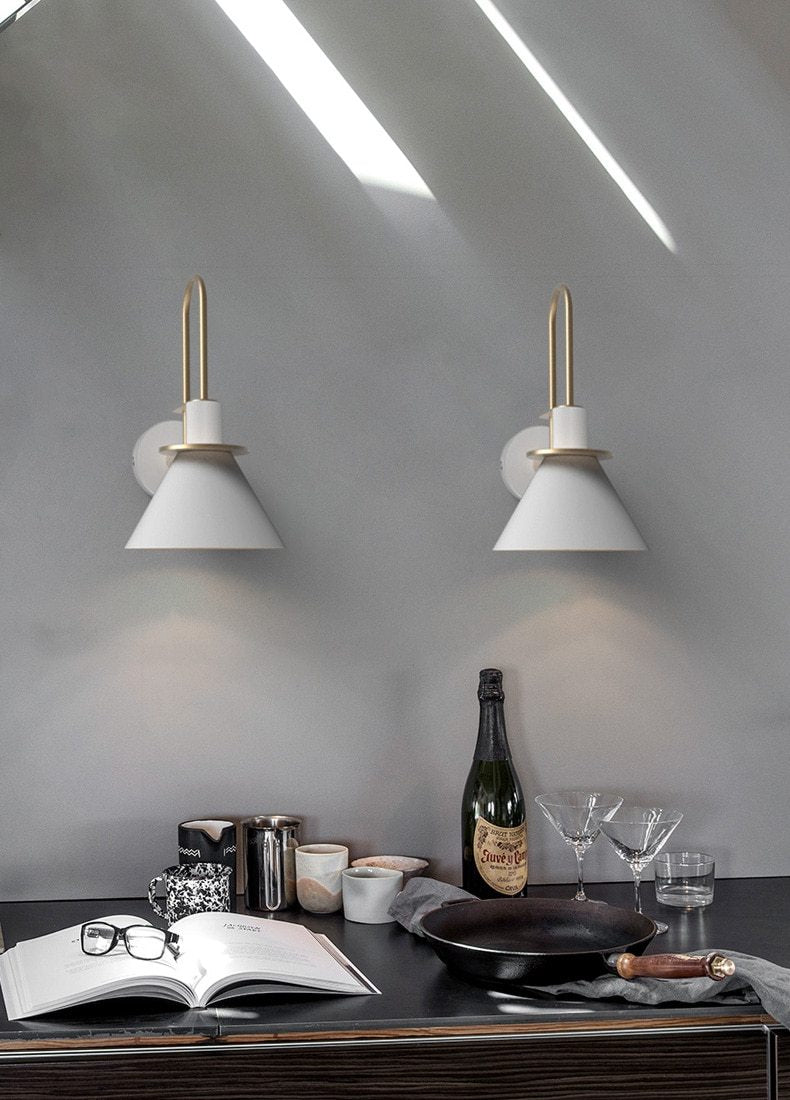 Moderne Wandlamp met Gouden Accenten 3