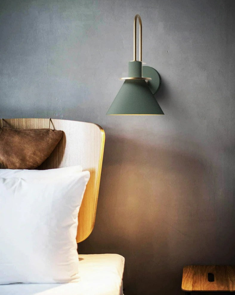 Moderne Wandlamp met Gouden Accenten 8