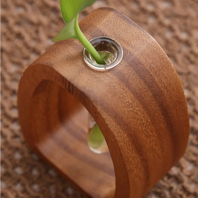 Ovale Vaas Minimalistisch Met Houten Frame 2