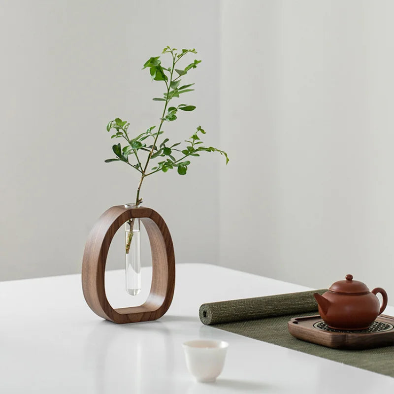 Ovale Vaas Minimalistisch Met Houten Frame 4