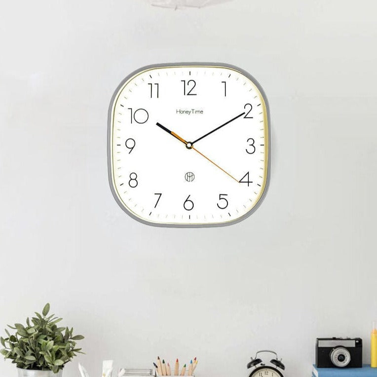 Retro Wandklok Vierkant Met Matgrijs Oppervlak 6