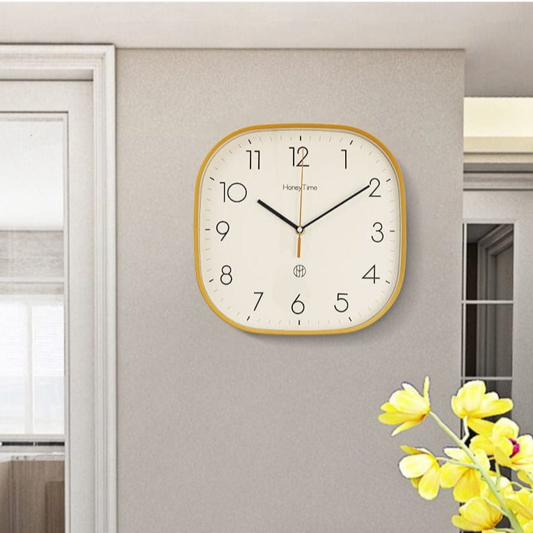 Retro Wandklok Vierkant Met Matgrijs Oppervlak 7