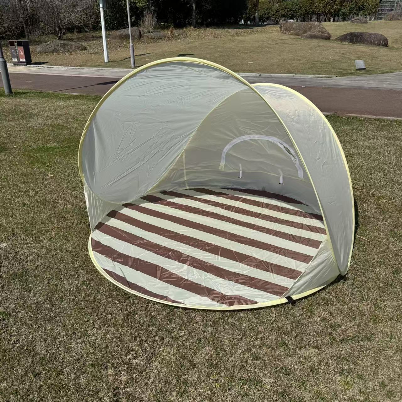 Unisex Pop Up Strandtent met Privacybescherming en Ruim Interieur 4