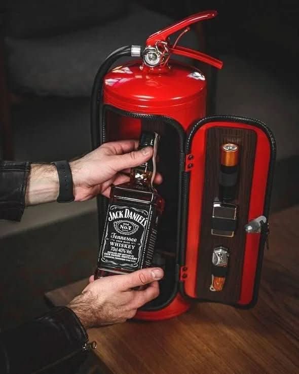 Verborgen Minibar Brandblusserontwerp Creatief en Functioneel 1