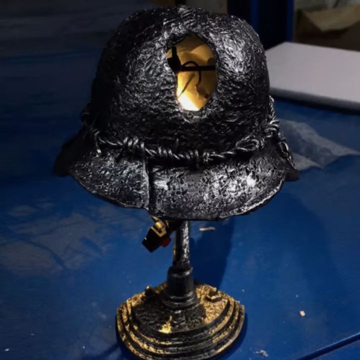 Vintage Tafellamp Helm Staal 8