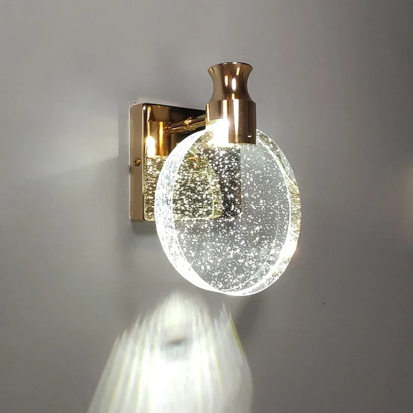 Wandlamp Modern Design met Gouden Accenten 0