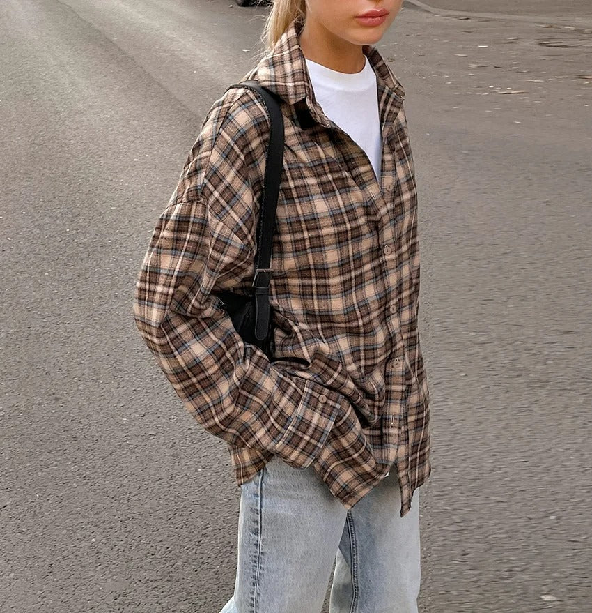 Vintage geruite damesblouse met lange mouwen