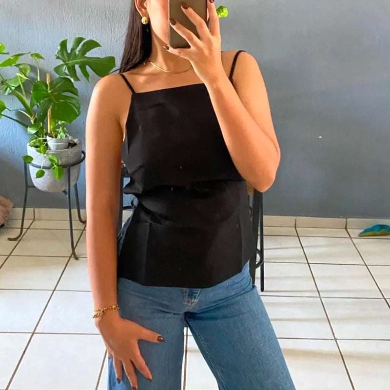 Dames top met vierkante hals en open rug