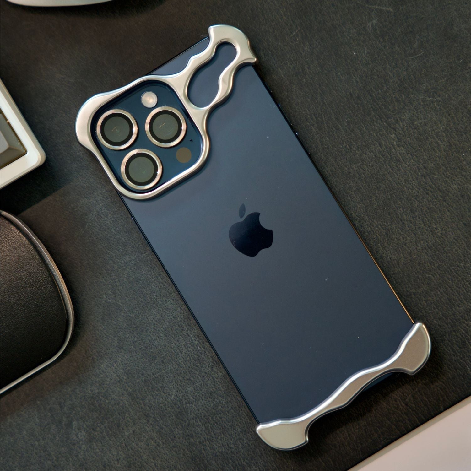 iPhone 14 Hoesje Ultraslank en Beschermend voor iPhone 12/13/14 Serie 2