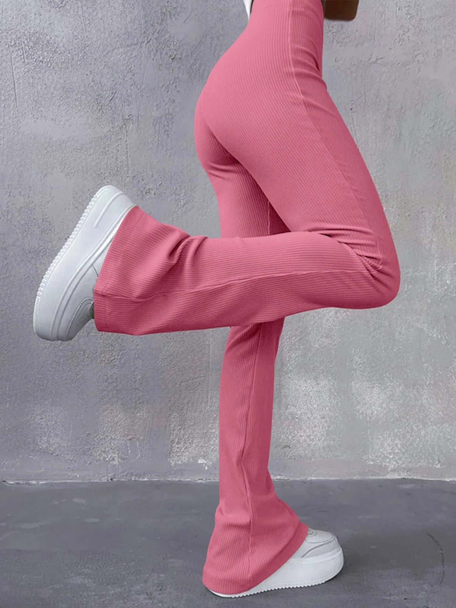 Damesbroek met hoge taille en ribboord