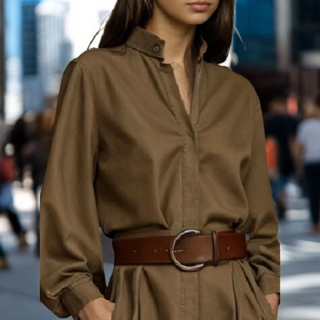 Damesblouse met knoopjes en pofmouwen