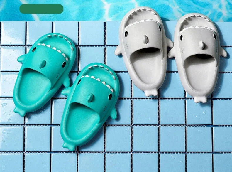 Baby en kinder slippers met haai