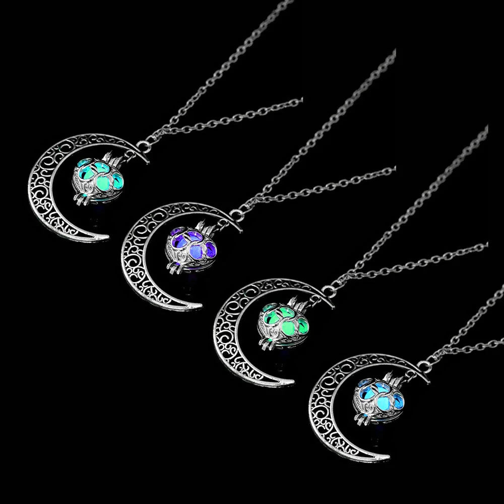 Crescent moon gloeiketting