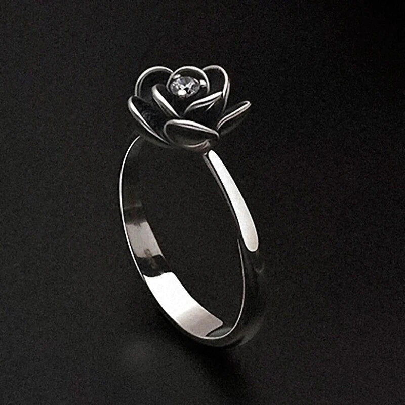 ZWARTE DAHLIABLOEMIGE RING
