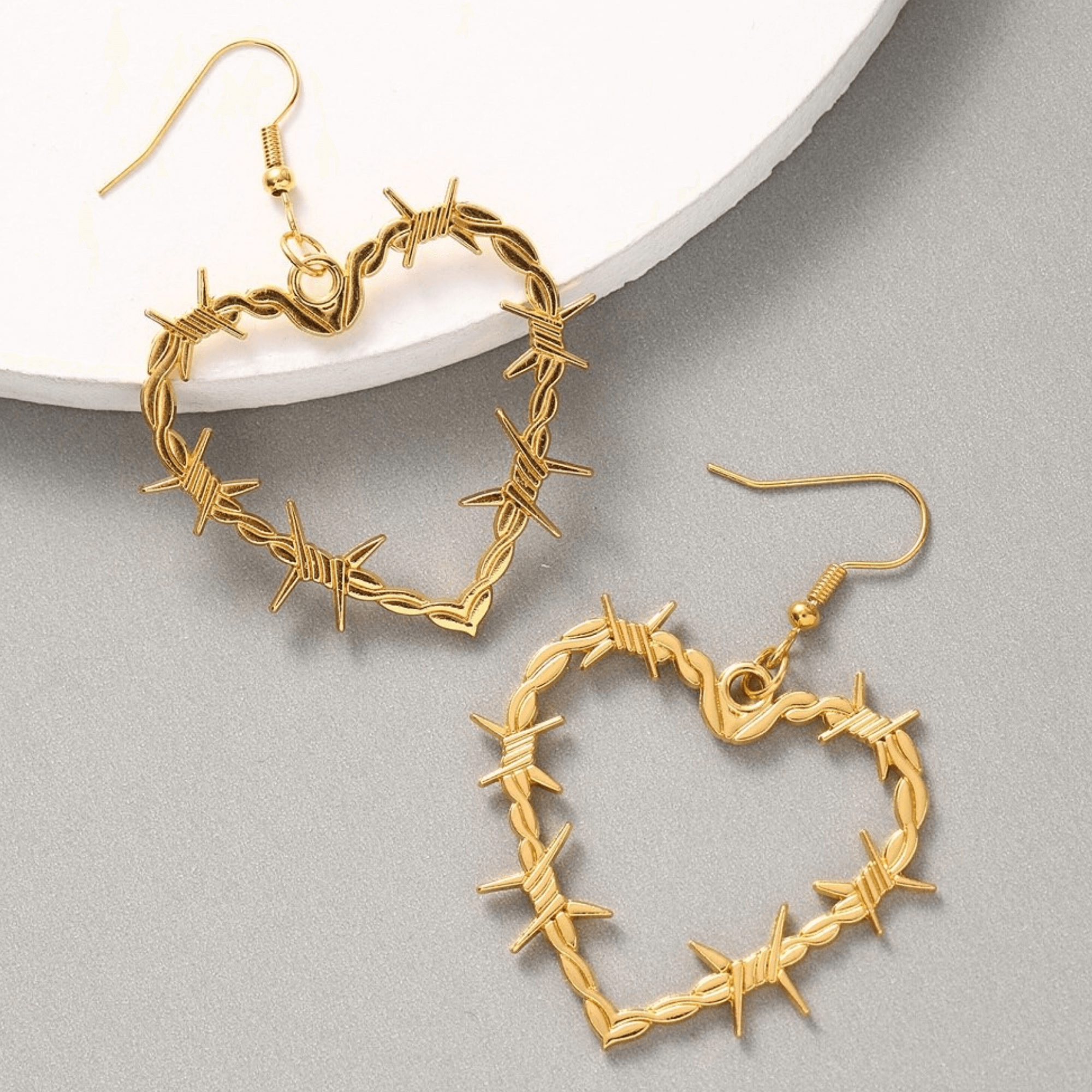 Oorbellen met een Hart van Prikkeldraad