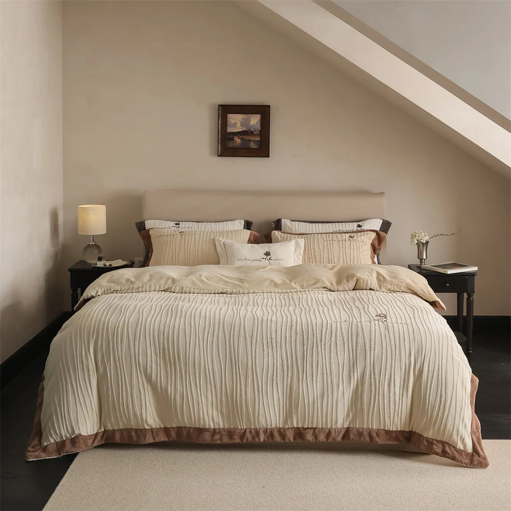 Beddengoedset met geplooide structuur en fluwelen details 5