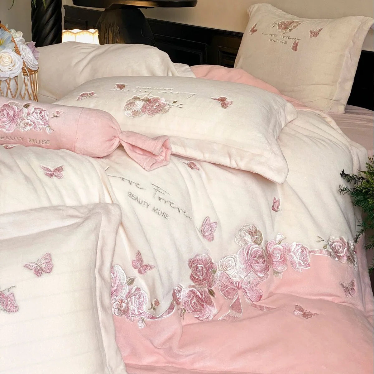 Dames Beddengoedset Romantisch Bloemenborduurwerk 3