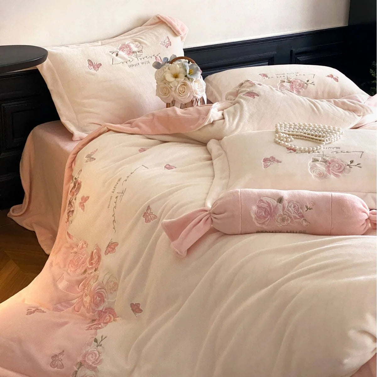 Dames Beddengoedset Romantisch Bloemenborduurwerk 4