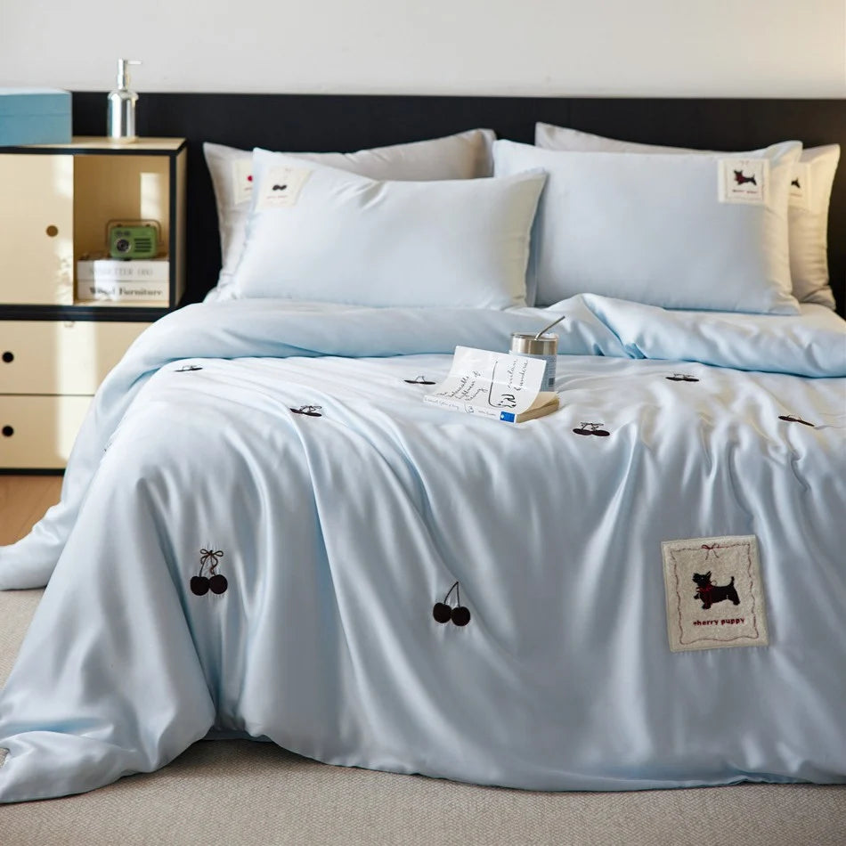 Dames Beddenset Met Kersenborduurwerk 1