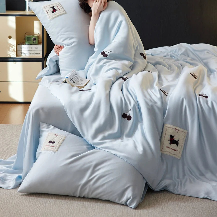 Dames Beddenset Met Kersenborduurwerk 2