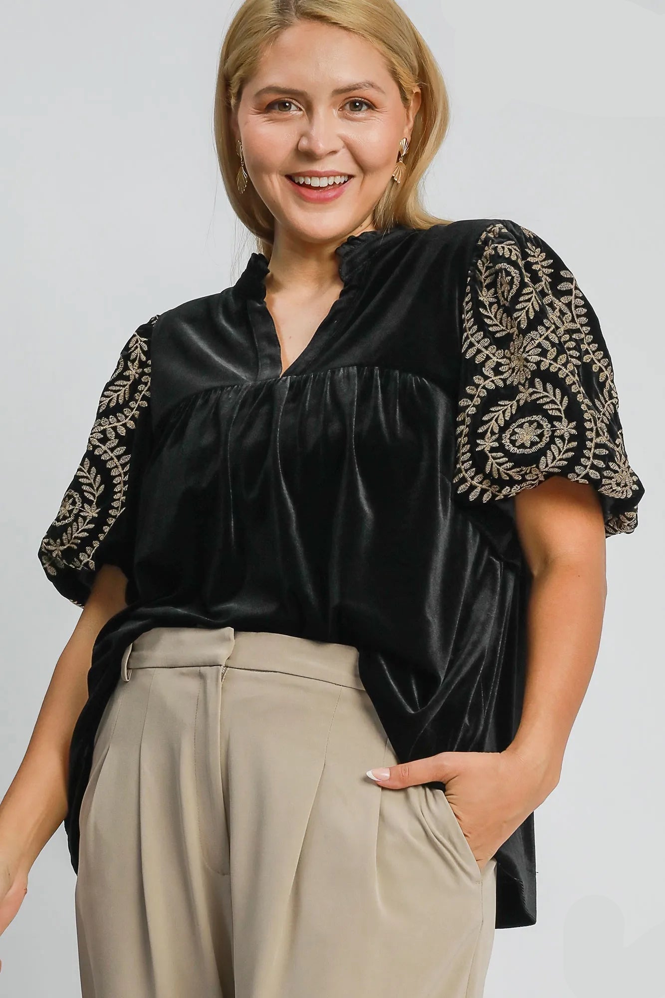 Dames Blouse met Borduurwerk en Fluweel 5