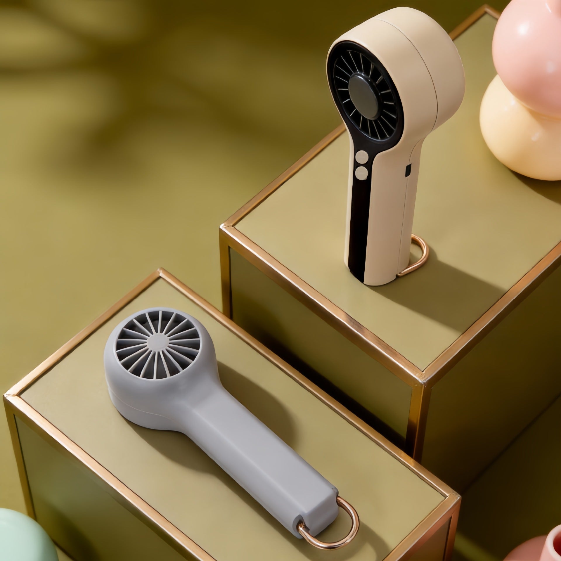 Dames Draagbare Mini Handventilator met LCD Temperatuurdisplay 4