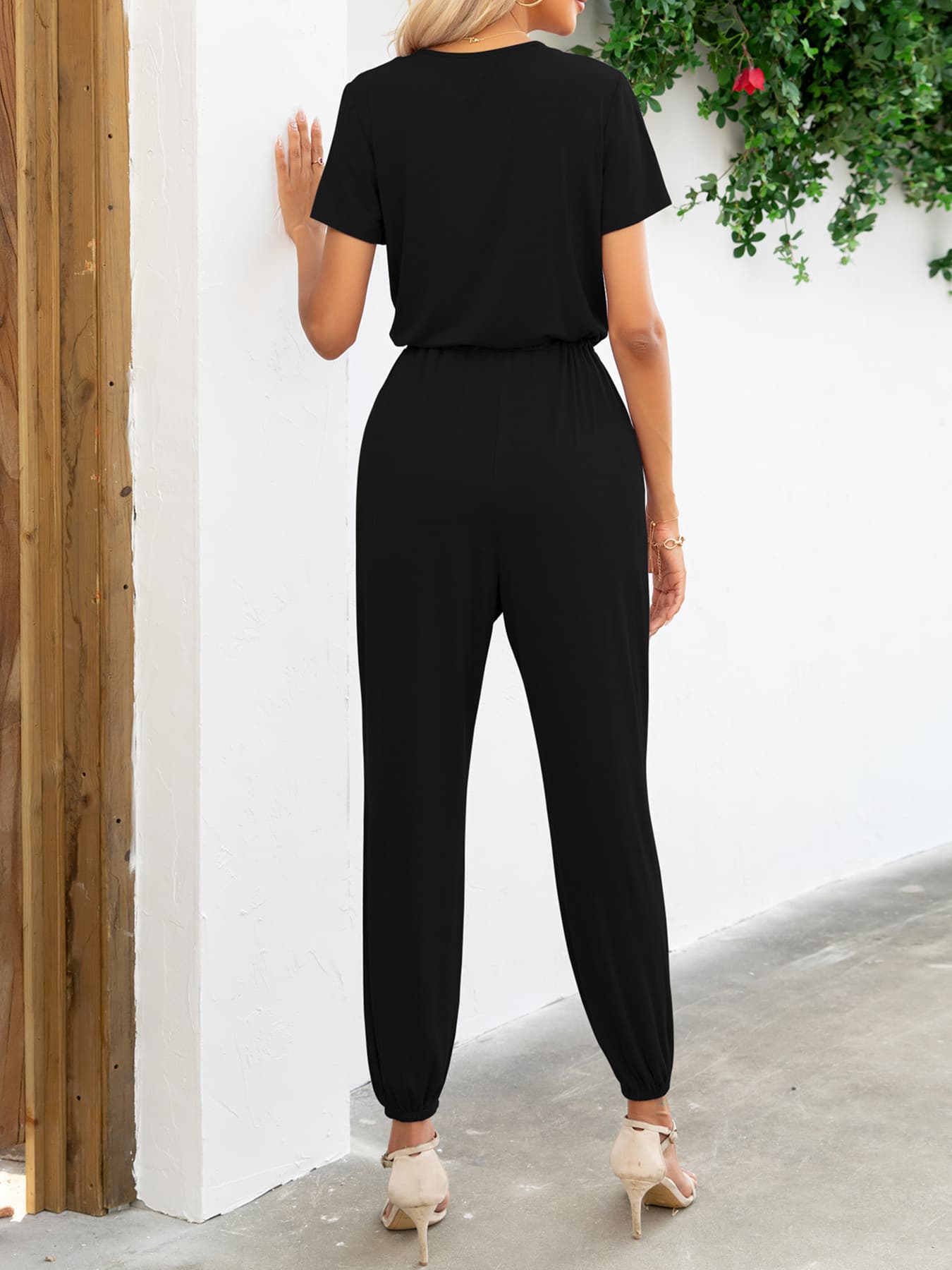 Dames Jumpsuit met Korte Mouwen V-Hals en Zakken 5