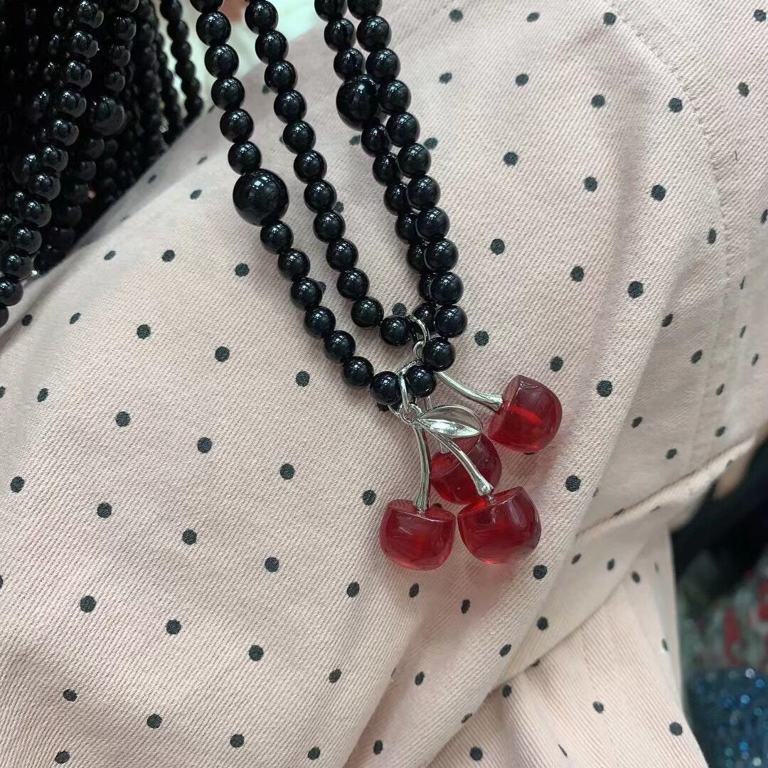 Dames Kralenketting met Kersenmotief en Strik 1